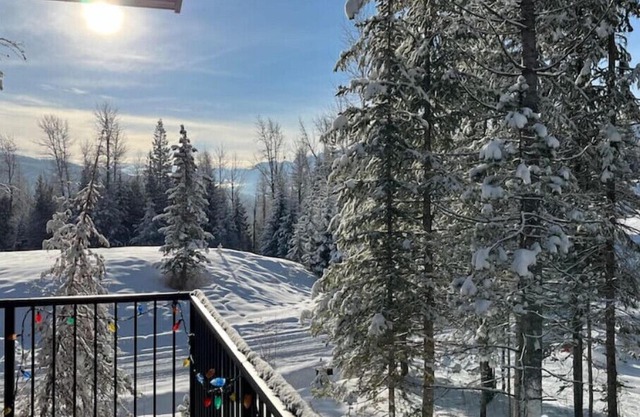 Mt Fernie Guesthouse - New 2BR Modern Mountain Suiten