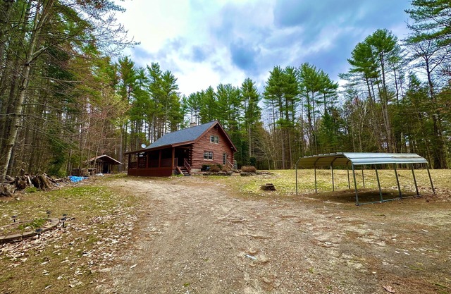 Mt Sunapee Spacious Log Cabin