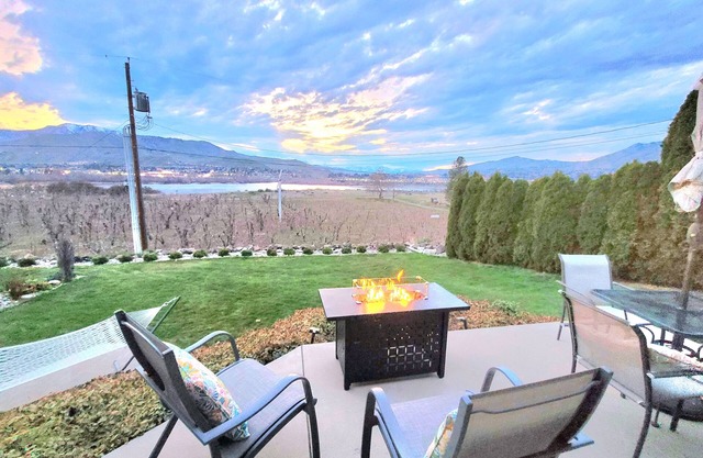 Mtn and River Views!