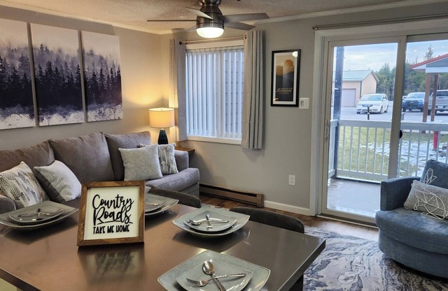 Mtn Lodge 1st Floor- Ski-in/Out - Pvt Parking - Washer & Dryer