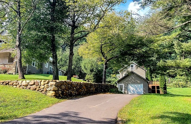 Mtn Mornings & Starry Nights - Your August Escape Awaits @Walnut Hill Cottage