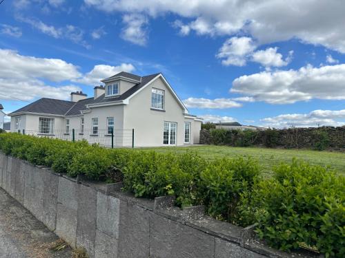 Mullally House Liscannor (Wild Atlantic Way)