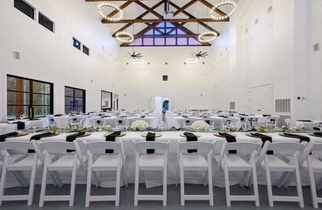Multi purpose building for weddings, family reunions, company parties, etc!