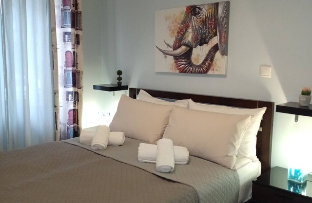 Myilios Apt Centrally Located Close to Metro Station