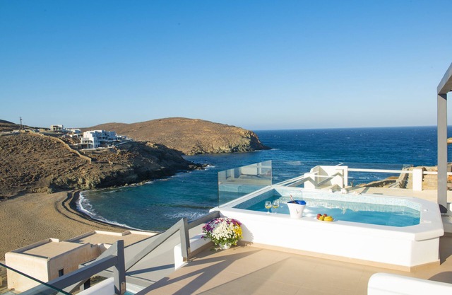 Myrsini's Luxury Suites