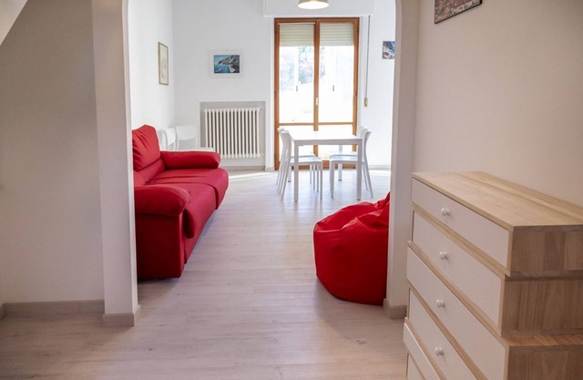 N271 - Numana, new three-room apartment in the center with garage