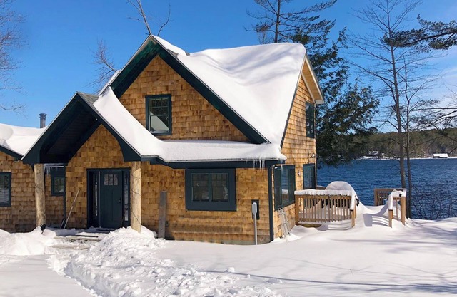 Nature pure. Lakeside cabin near skiing and the charming town of Bridgton.