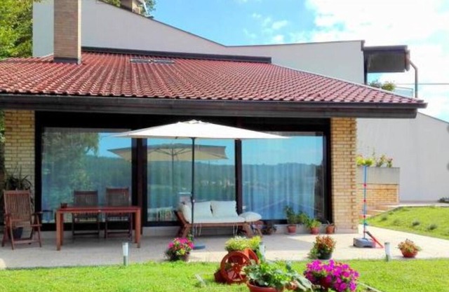 Nature view B&B is a small and cosy Bed and breakfast, not far from city centre