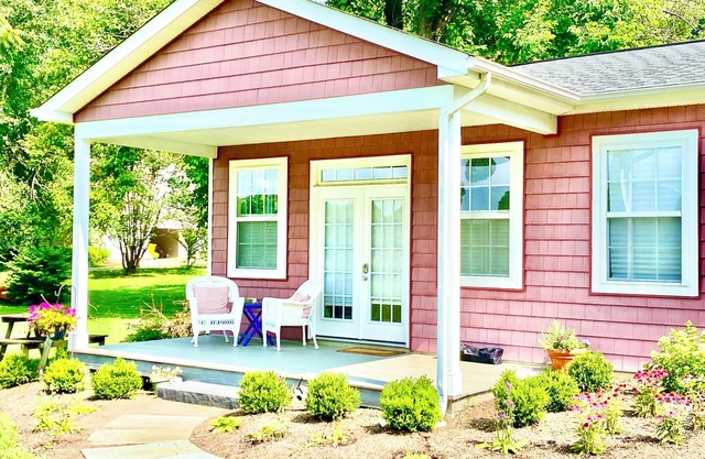 Nautical Charm with Relaxing Waterviews! Your Chesapeake Getaway!
