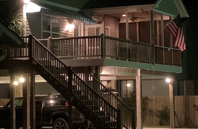 Nautical themed Lake retreat at White Lake.