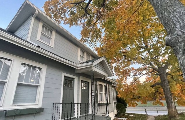 Nauvoo Area Arts & Crafts Home Sleeps 18