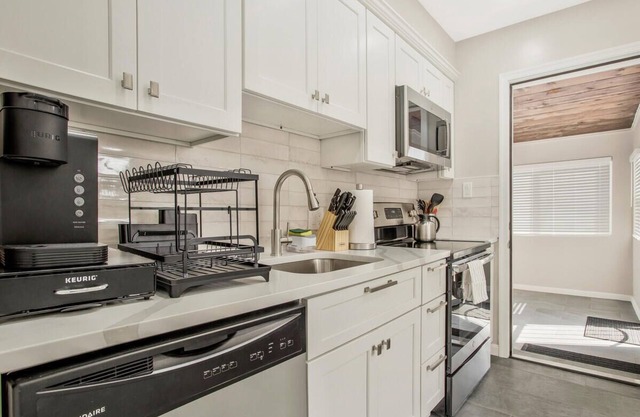 Nava Home . Sleeps 6 .