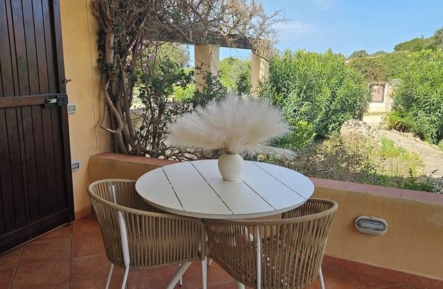 nCharming 1-Bedroom Getaway with WiFi & AC in Stunning Rena Majore
