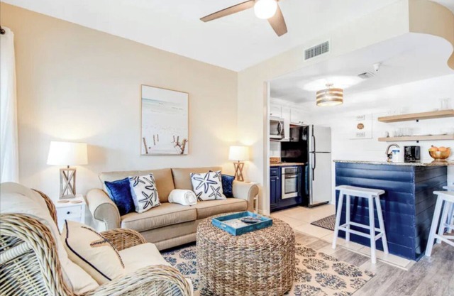 Near 30A, 2nd Floor condo with Lake View, Private Beach with Chair Service