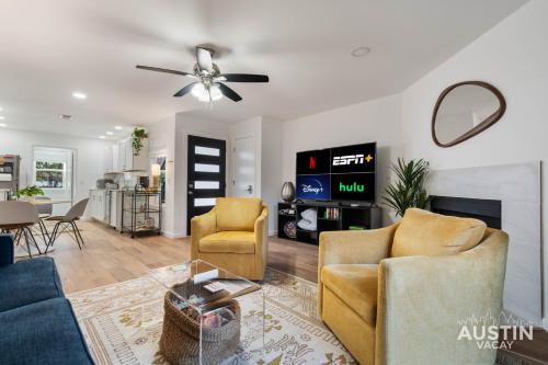 Near BBQ, Coffee More in Brentwood Pet-Friendly 2BR 1BA Condo By Austin Vacay