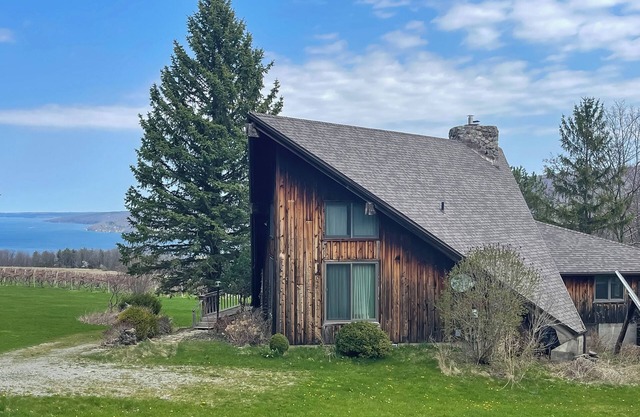 Near Canandaigua Lake: Retro Cabin w/Deck & Views