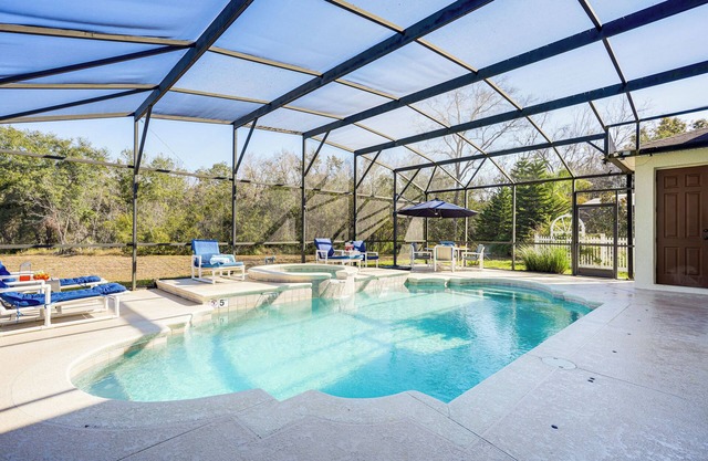 Near Disney & Golf: Pet-Friendly Davenport Home!