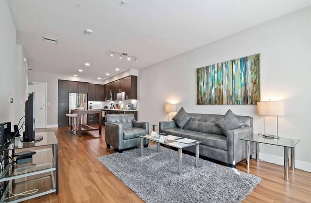 Near FB & Ggl 2 BR | Outdoor Swimming Pool