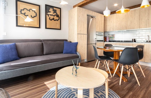 Near Guggenheim | Walk everywhere | Elevator | 2 BR |