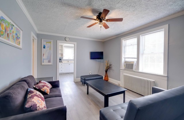 Near Shops, Eats & Trails: Loudon County Apt!