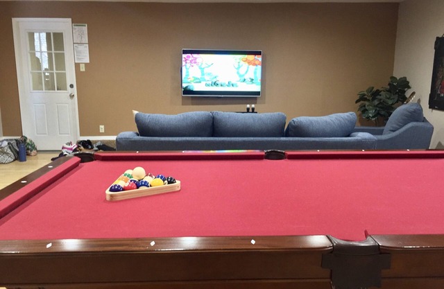 Near Tahoe keys. Marina, Pool Table, Streaming TV, & Free Wifi
