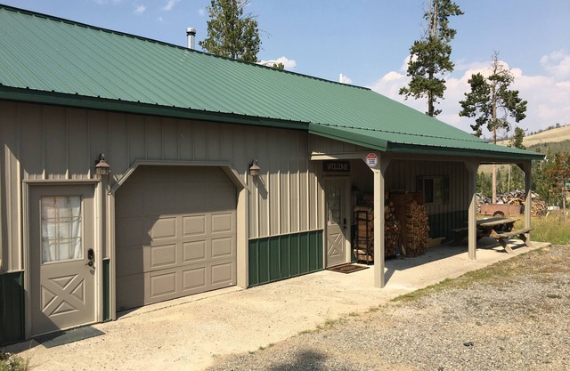 Near Yellowstone, Jackson Hole & Tetons - Sleeps 8