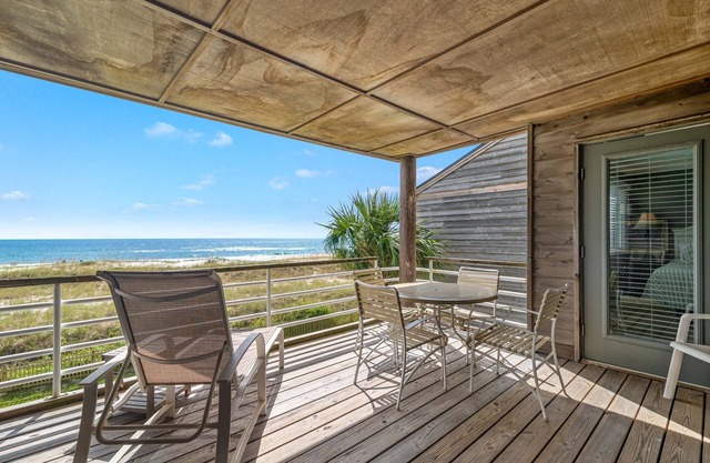 Needle Rush Point | 2 Pools | 2 Boat Docks w/Slips | Walk to FloraBama | A25