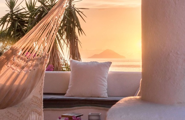NERO DI CENERE, AEOLIAN STYLE VILLA ON THE VOLCANO ISLAND