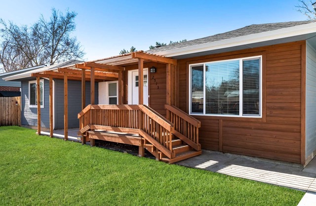 Nestled Up Against the Boise Foothills Enjoy Sunset Neighborhood & Make Memories with the WHOLE FAM!