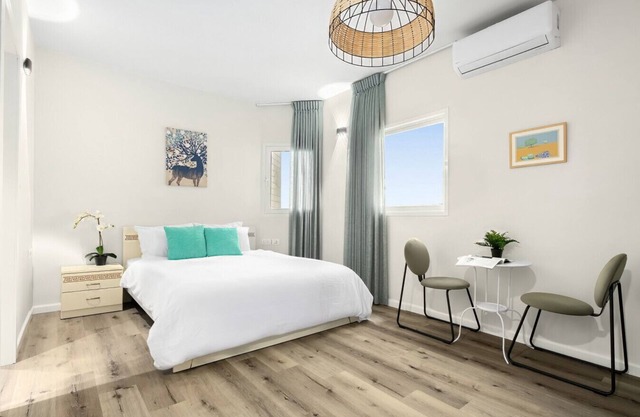Netanya Beach & Pool Chic Studio