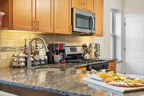 NEW! 1 Garage Spot Included! Near brown line! North Center/St. Ben's Location!