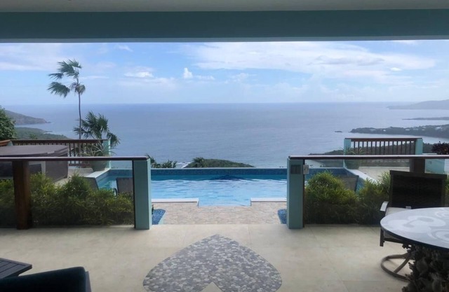 New 2 bedroom Villa with Amazing views with private pool and hot tub