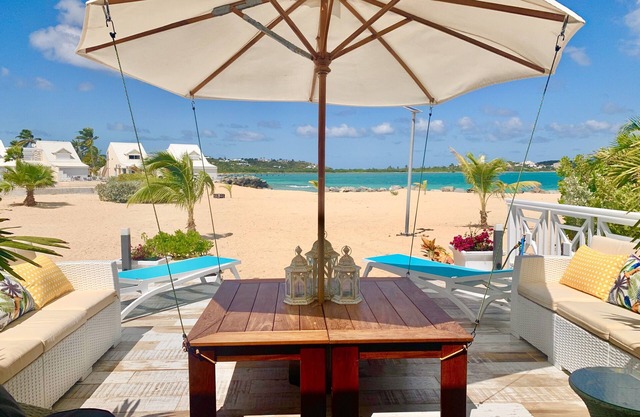 NEW 2019! 'KAYBAYS'Luxury beach house with pool and spectacular ocean view,