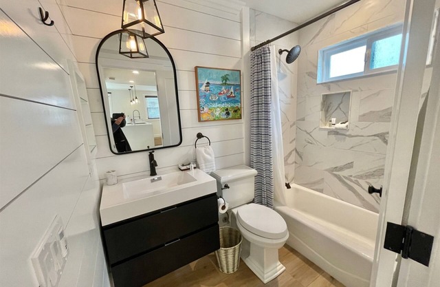NEW 2Bath 216B Upper Light Filled Casita w/AC