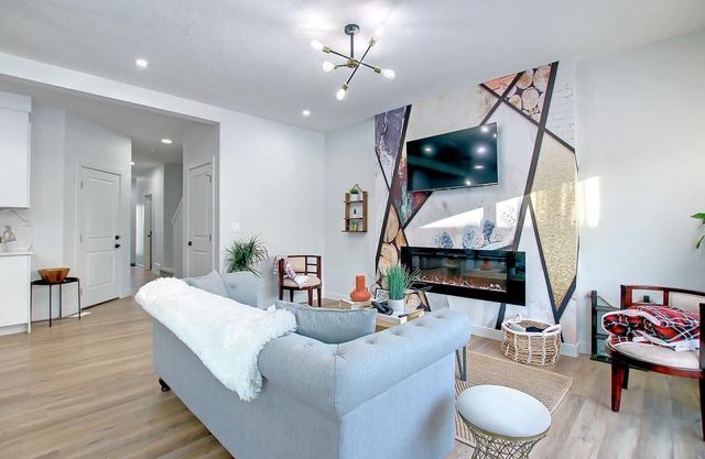 ☆NEW 3Bedroom Luxury Home☆ Mins to Airport✔️ Fireplace 🔥Netflix✔Wifi⚡