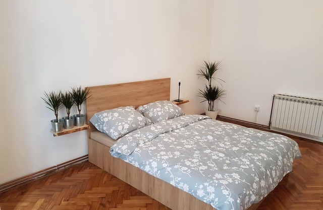 New 4BR, 130m2 ground floor, super central, quiet