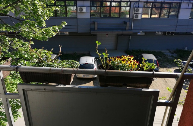 New and quiet apartment in quiet street. Great location near city centar. Spacey