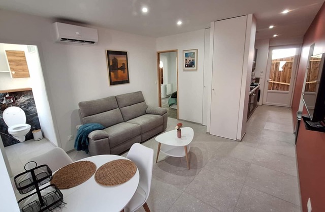 New apartment on the ground floor 300M from terms and downtown Saujon