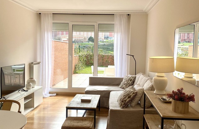 NEW apartment with large garden in front of Las Llamas park