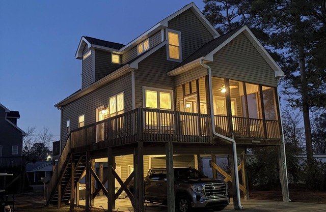 NEW! Bluewater Cottage at White Lake! Pet-Friendly: Quick walk to the Lake