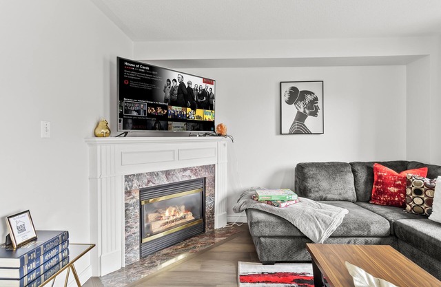 *NEW*Classy Inviting 4 Bedrm home near Toronto Pearson Airport Mississauga core