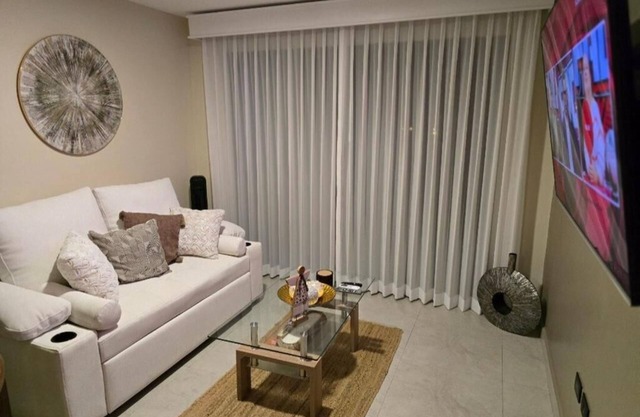 New condo, 2.8 km airport SJO, 3 bedrooms, pool, A/C, WiFi, parking
