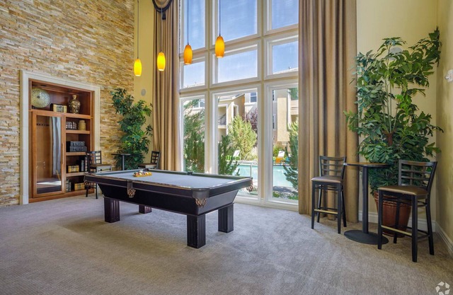 New Cozy 1BR Apt With Gym Sauna Heated Pool Access