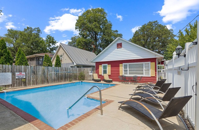 NEW! Dave's Last Resort - Poolside Cabin 4