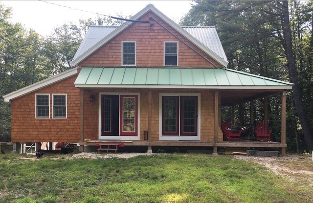 NEW FOR 2023! Adorable Pet Friendly Cottage near Kezar Lake Beach!