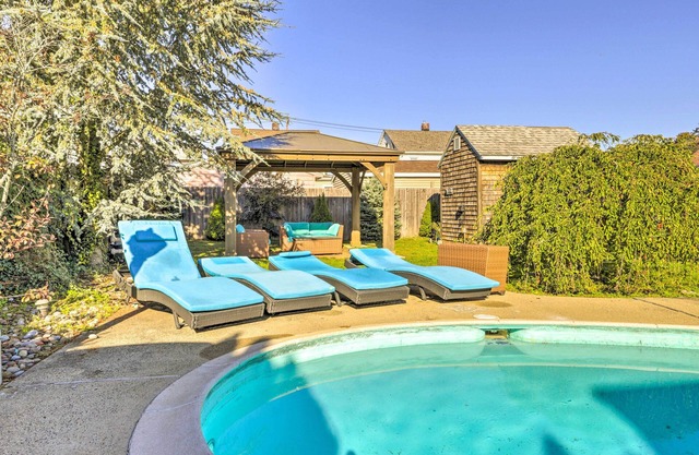 New Haven Gem w/Private Pool, Walk to Beach!