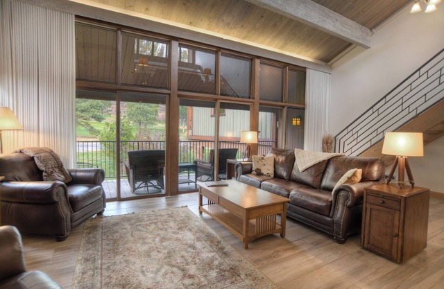 New! High Mountain Home (#703) |10 min to Ski - Golf - AC/Pool/Hot Tub/Deck