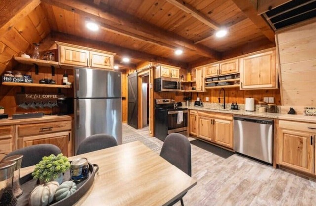 NEW Hilltop Cottage