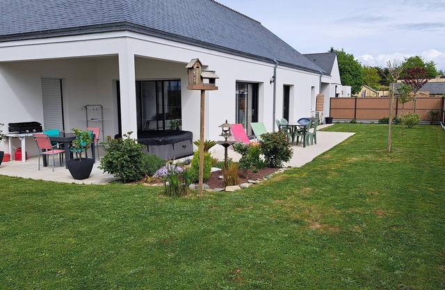 New house in St Armel in the Gulf of Morbihan with 6-seater Jacuzzi