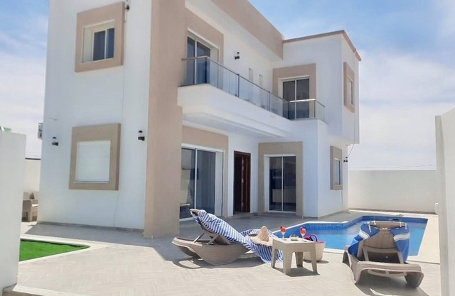 New house located 5 minutes from downtown MIDOUN